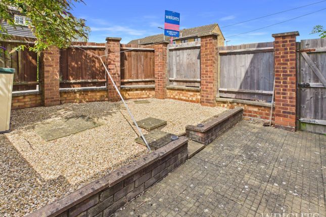 7, Lime Close, Stevenage photo 3