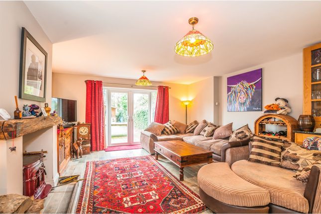 Little Holme, Furze Platt Road, Maidenhead photo 4