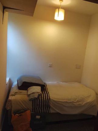 Oborne Close, London photo 2