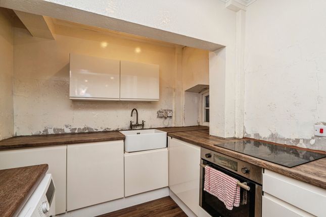 Flat 18, Heatherbank,, Tower Road, Surrey photo 3