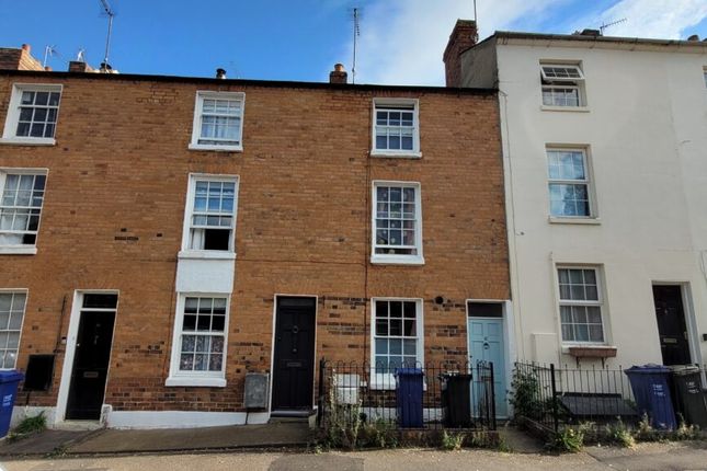 Terraced house to rent in Crouch Street, Banbury, Oxon