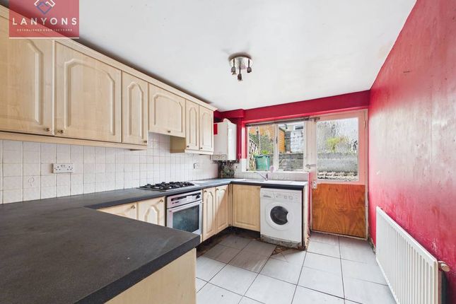 4, Club Row, Pentre photo 4