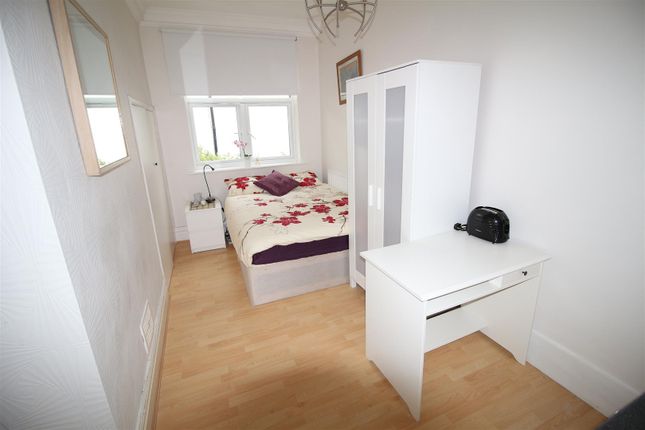 Thumbnail Room to rent in Beechcroft Avenue, London