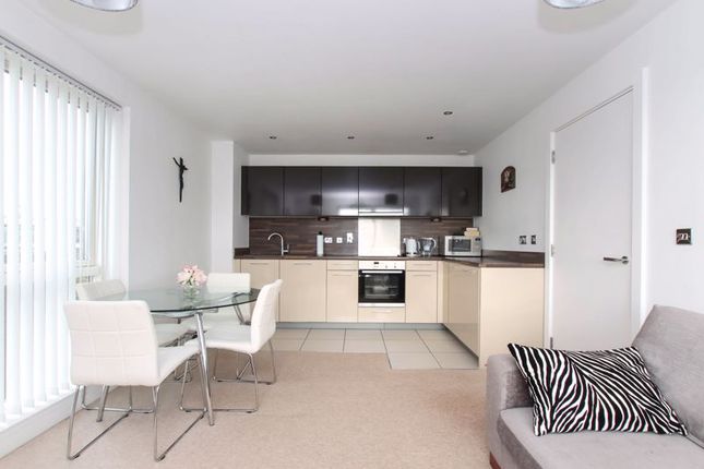 8 Moor End Lodge, Cotterells, Hemel Hempstead photo 2