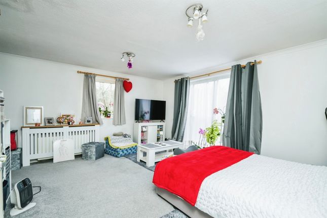 Studio for sale in Westholm Court, Bicester