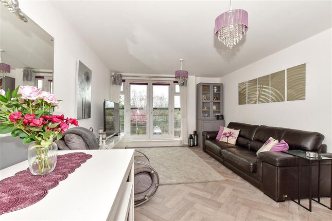 Flat for sale in Southernhay Close, Basildon, Essex