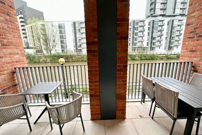 Flat to rent in Derwent Street, Salford