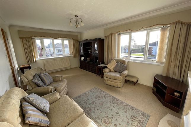 32, Parc Tyisha, Burry Port photo 3