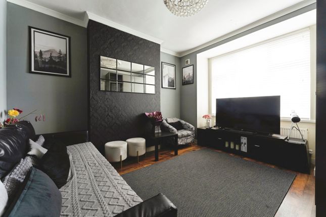 53, White Horse Road, London photo 4