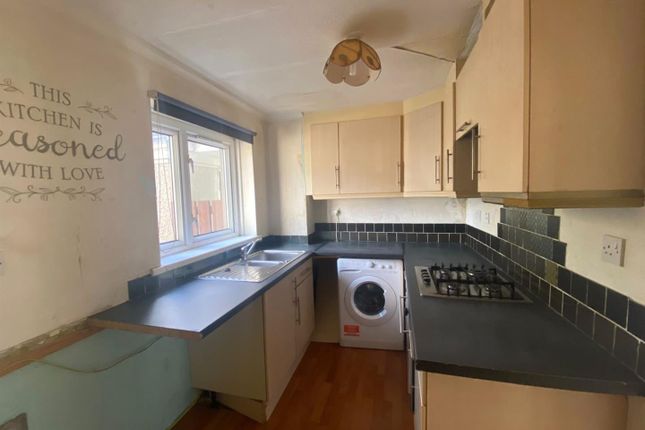 37, Manston Garth, Hull photo 5