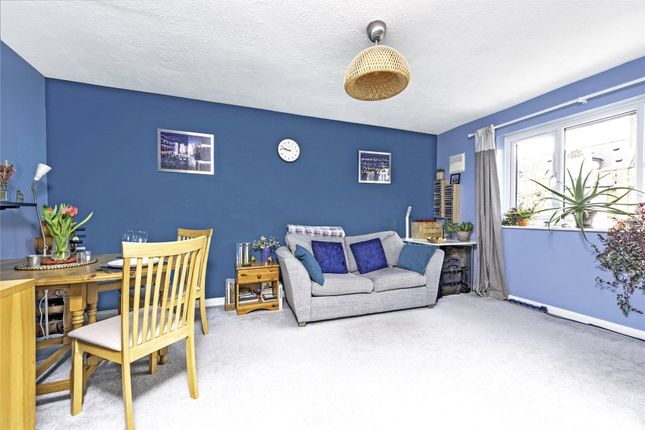 Flat for sale in Cottage Grove, Surbiton