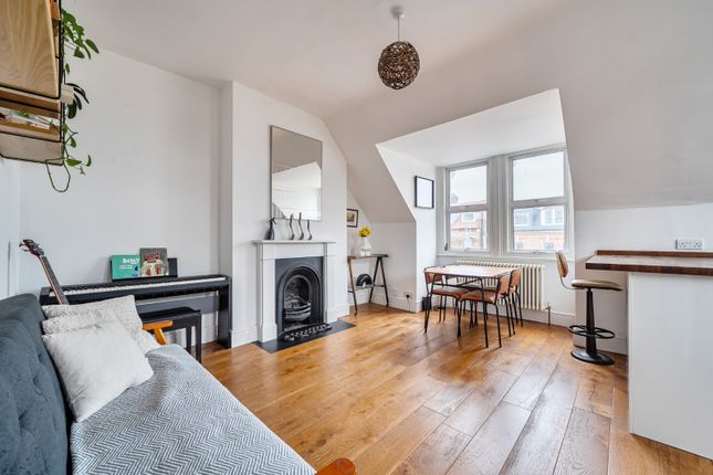 Top Floor Flat, 11, Albany Road, London photo 2