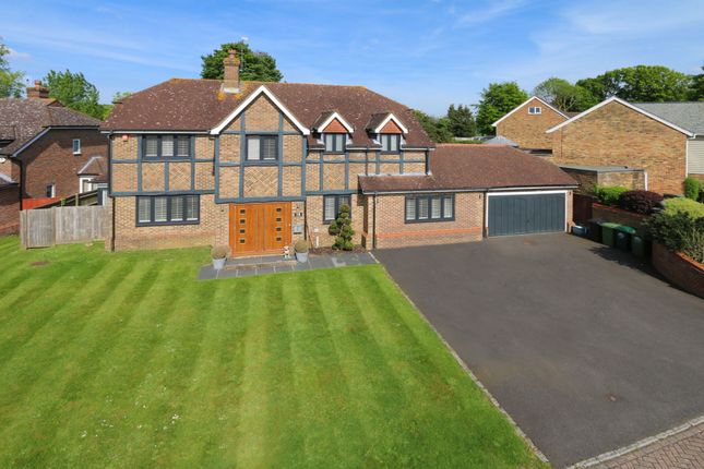 Thumbnail Detached house for sale in Beechfield, Banstead