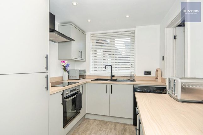 27, Tong Way, Leeds photo 3