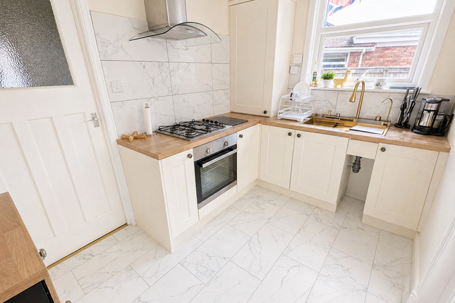 3, Woolsery Grove, Exeter photo 3
