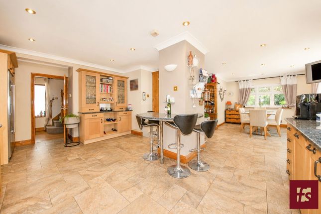 27, Ravenswood Avenue, Crowthorne photo 4