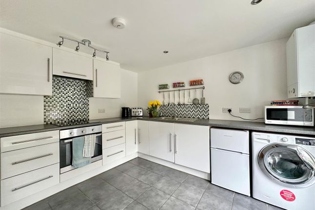 6, Hollinwood Road, Stockport photo 4