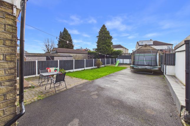 19, Duchy Avenue, Bradford photo 4