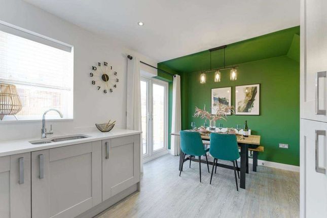 5, Dinting Vale, Glossop photo 3