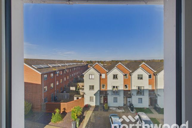 41, Billington Grove, Ashford photo 4