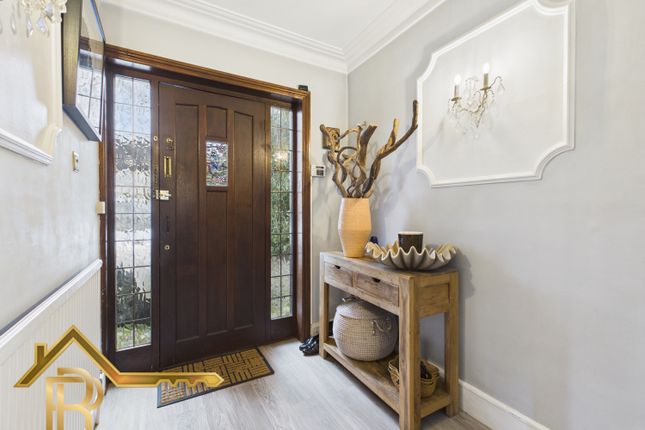 44, Hall Lane, Upminster photo 2