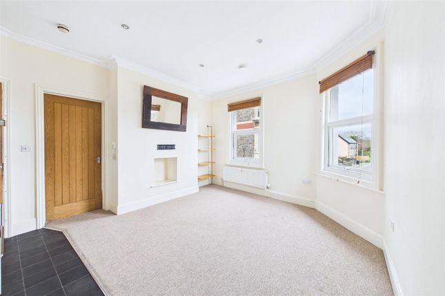 First Floor Flat 4, Fairford House, 18, Old Street, Clevedon photo 3
