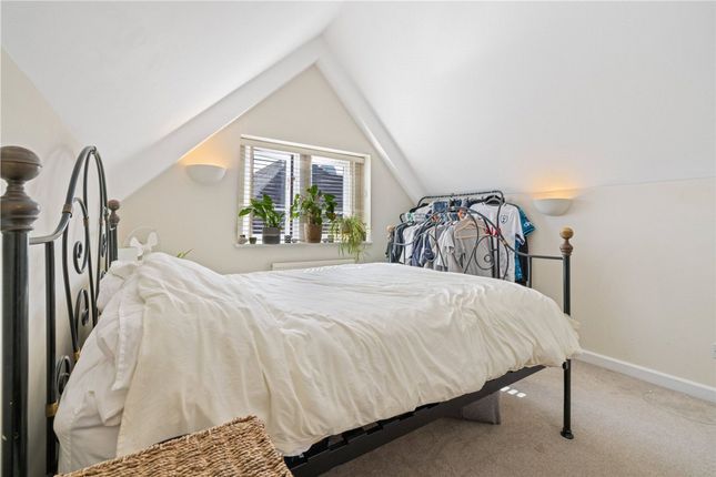 Flat 7, Tan Tivvy Court West Street, Haslemere photo 4