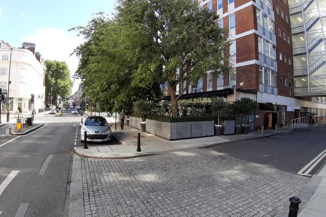 Flat to rent in Belgravia Court, Ebury Street, London
