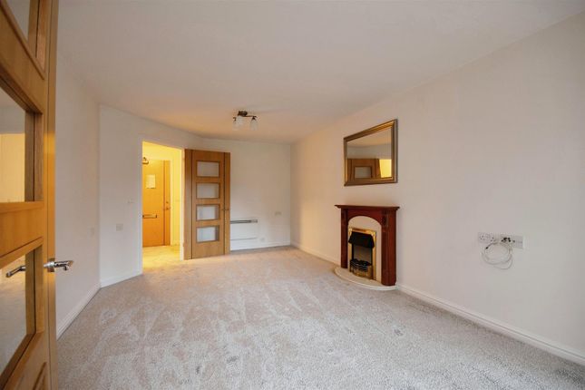 Flat for sale in Cherrett Court, Ferndown, Dorset