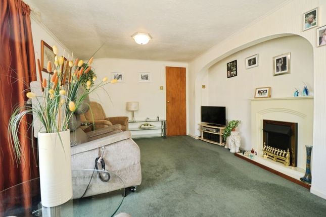 8 Orchards Way, Orchards Residential Park, Slough photo 4
