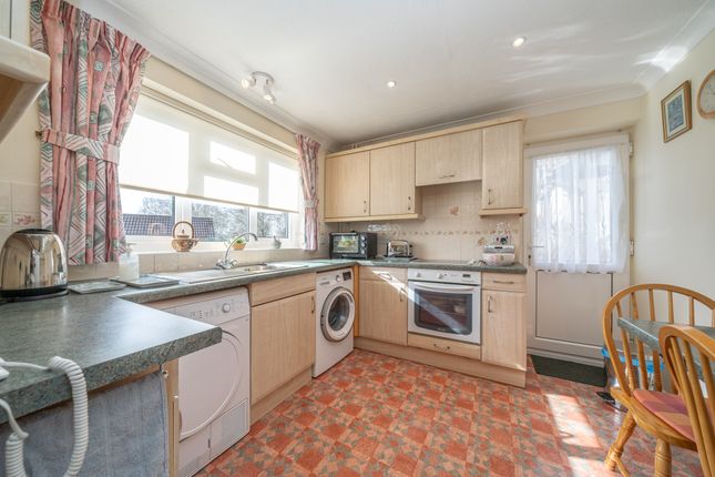 3 Careys Croft, Berkhamsted photo 5