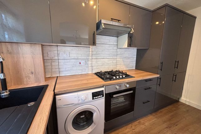 26 Hereward Green, Loughton photo 3
