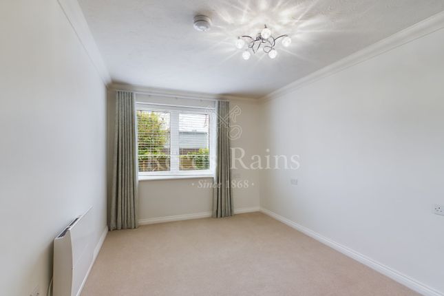 Flat for sale in Birchwood Park Avenue, Swanley, Kent