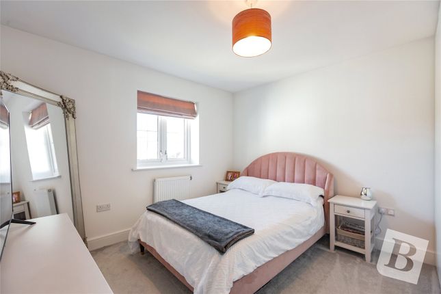 Flat 29,, Baines Place, Wickford photo 4