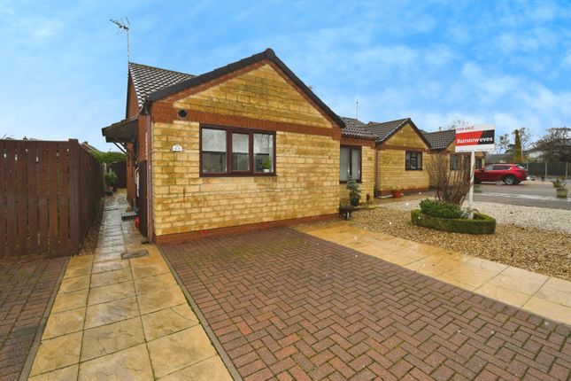 2-bed bungalow on 12, Meadowlake Close, Lincolnshire, £180,000