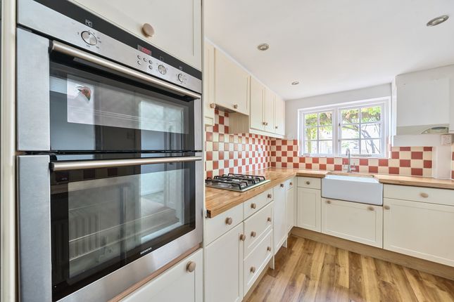 8, Vicarage Road, Maidenhead photo 4