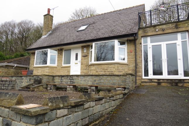 Detached house to rent in Springwood Avenue, Copley, Halifax