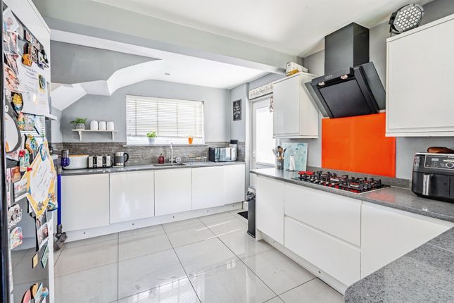 21, Willoughby Crescent, Eastbourne photo 4