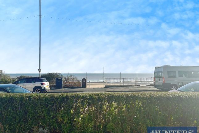 Flat 4, 58, South Marine Drive, Bridlington photo 3