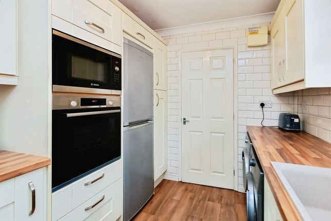 5, Thursfield, Peterborough photo 4