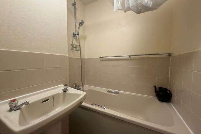 59, Mahon Close, Enfield photo 4