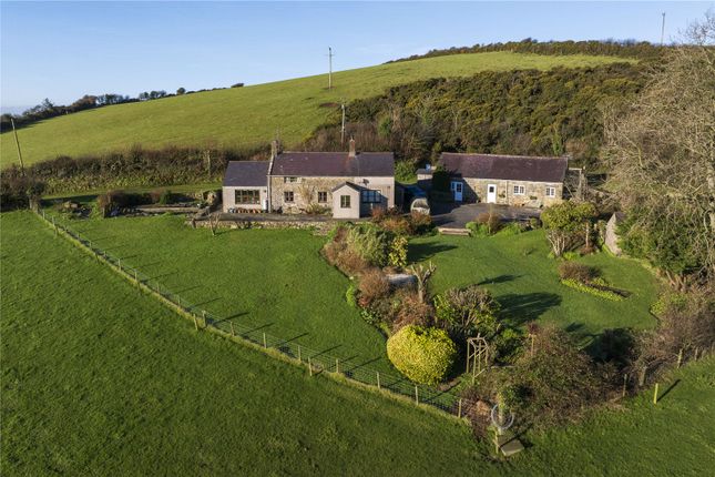 5-bed house on Tyn Y Muriau + Barn,, Sarn Meyllteyrn, Gwynedd, £550,000