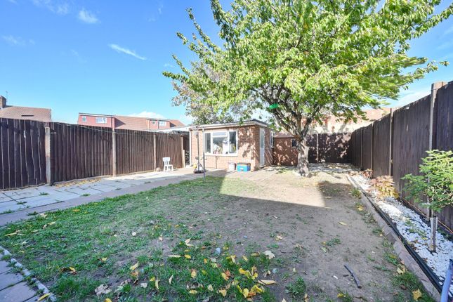 Wesley Avenue, Hounslow, TW3 4LT, Hounslow photo 4