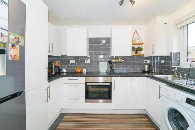 74, Pages Lane, North Uxbridge photo 3