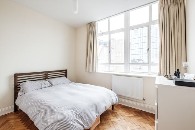 Flat to rent in Bunhill Row, London