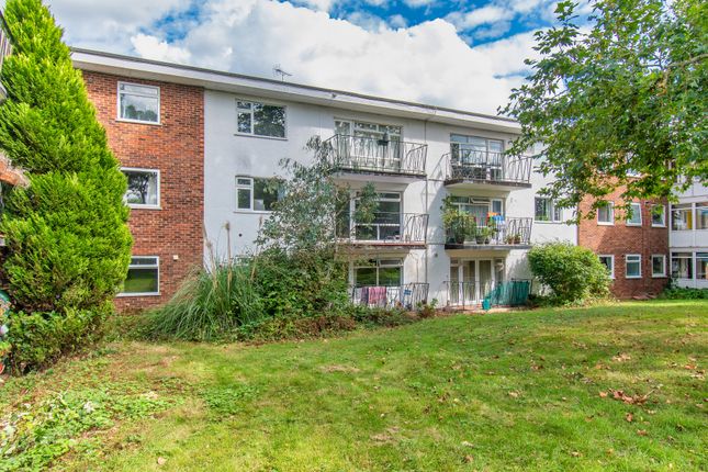 Thumbnail Flat for sale in Copperdale Close, Earley, Reading