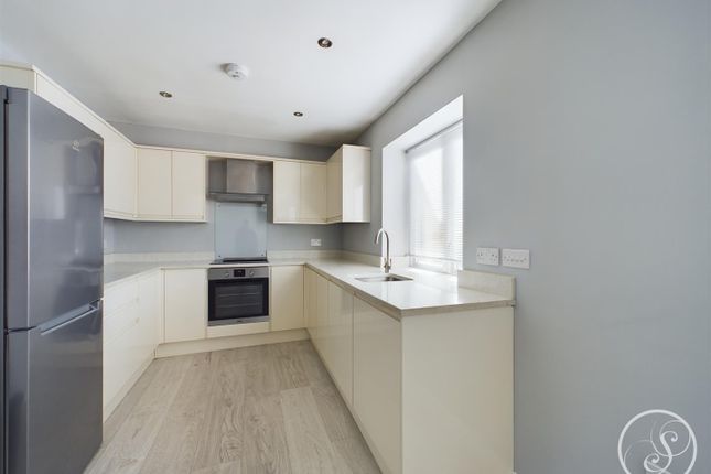 Thumbnail Flat to rent in Beech House, Woodhouse Cliff, Leeds