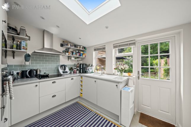 13, Beddington Lane, Beddington photo 4