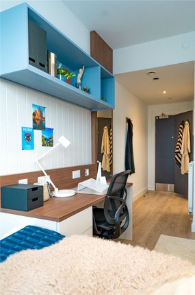 Classic 4 Bed Ensuite - The Propeller Quarter, Patchway photo 5
