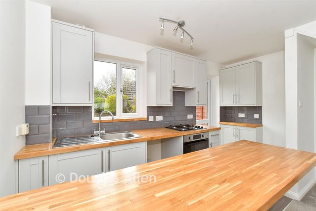 16, Sussex Way, Billericay photo 4